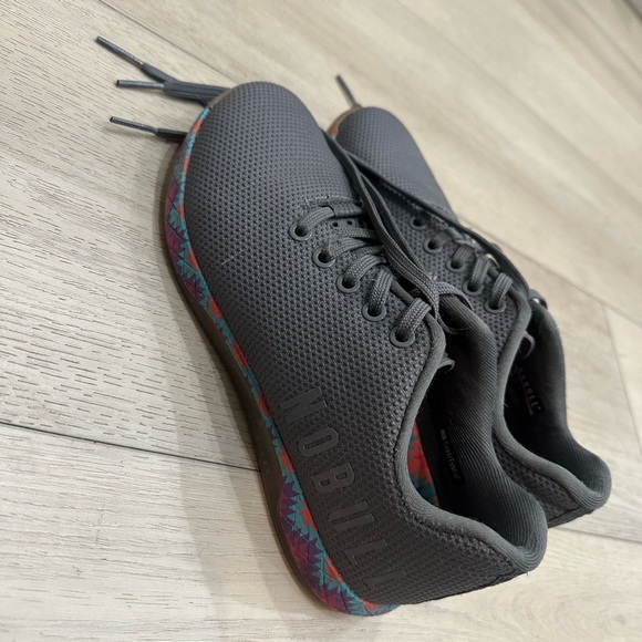 NOBULL Gray Athletic Shoes with Colorful Sole - Picture 4 of 4